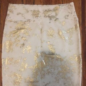Cassie Ivory LuLaRoe Skirt